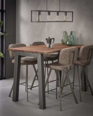 Barbord i massiv akacietræ.