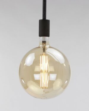 Pære i rund form og ravfarvet